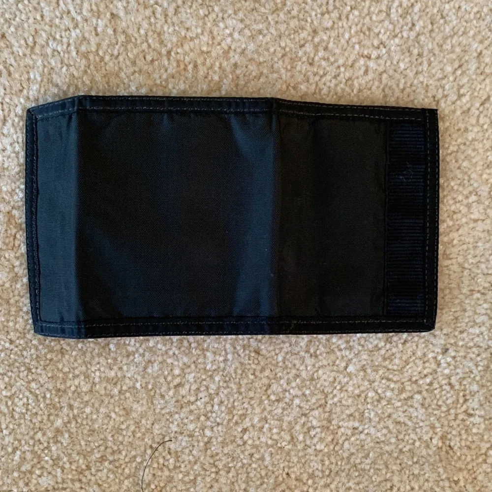 Vintage Wind n Sea Sport Wallet, black/red